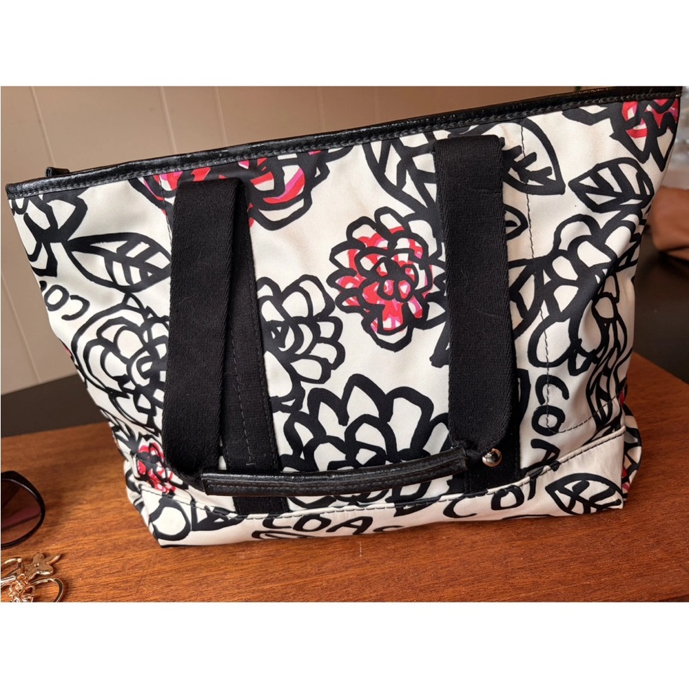 Coach Poppy Floral Graffiti tote bag - Picture 3 of 11